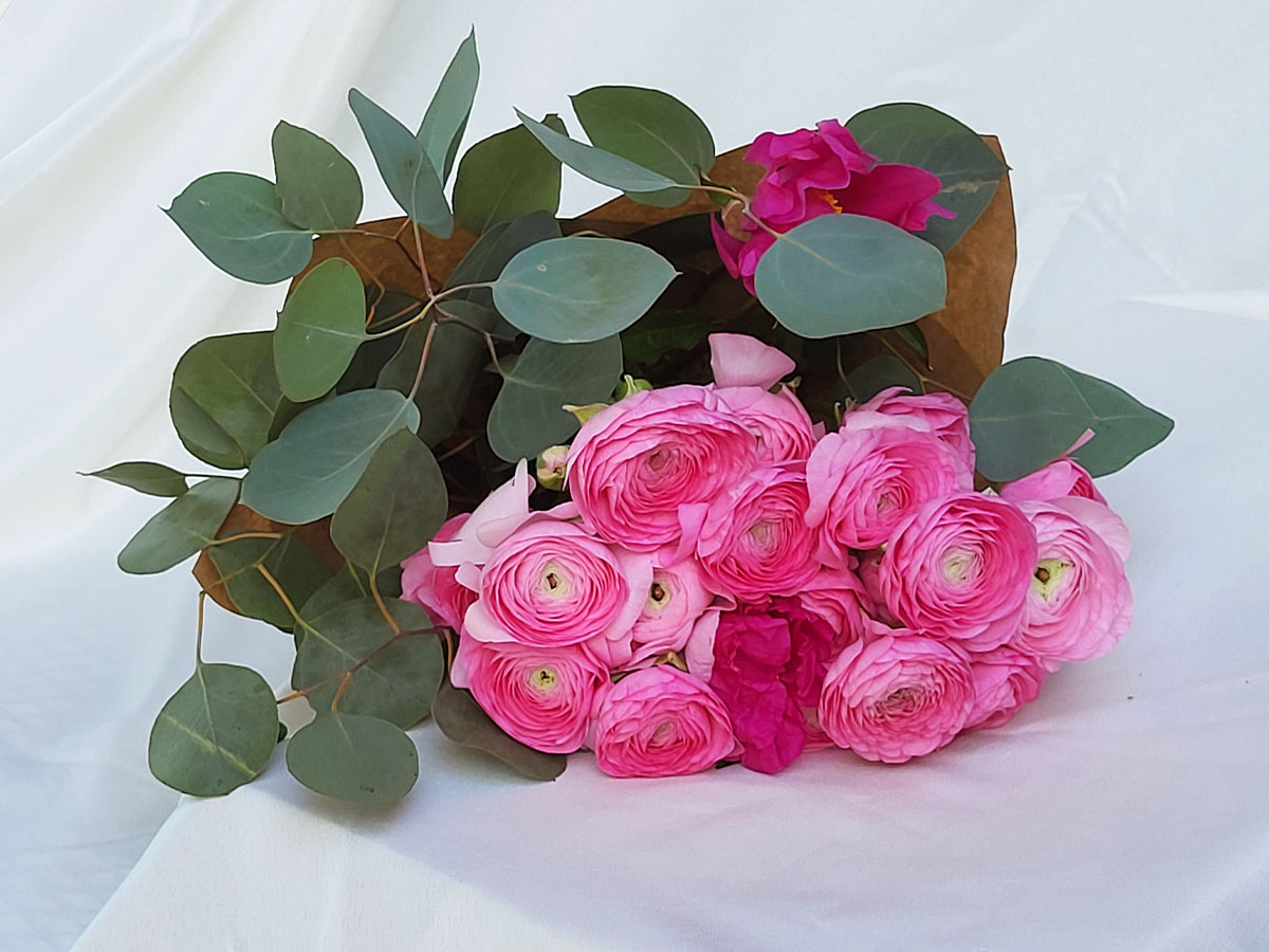 Medium fresh flower bouquet